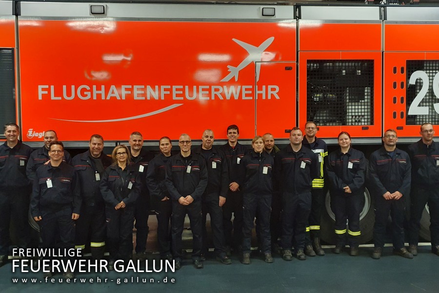 Besuch der Flughafenfeuerwehr des BER